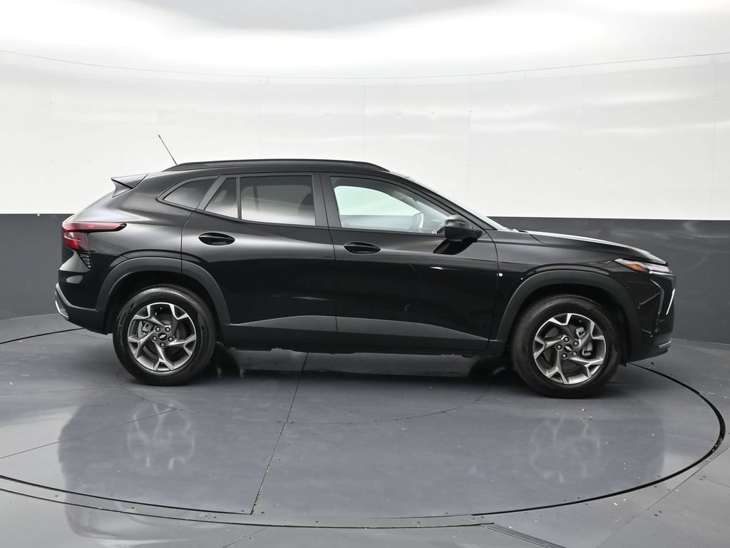 Used 2025 Chevrolet Trax LT w/ Driver Confidence Package FWD image 6