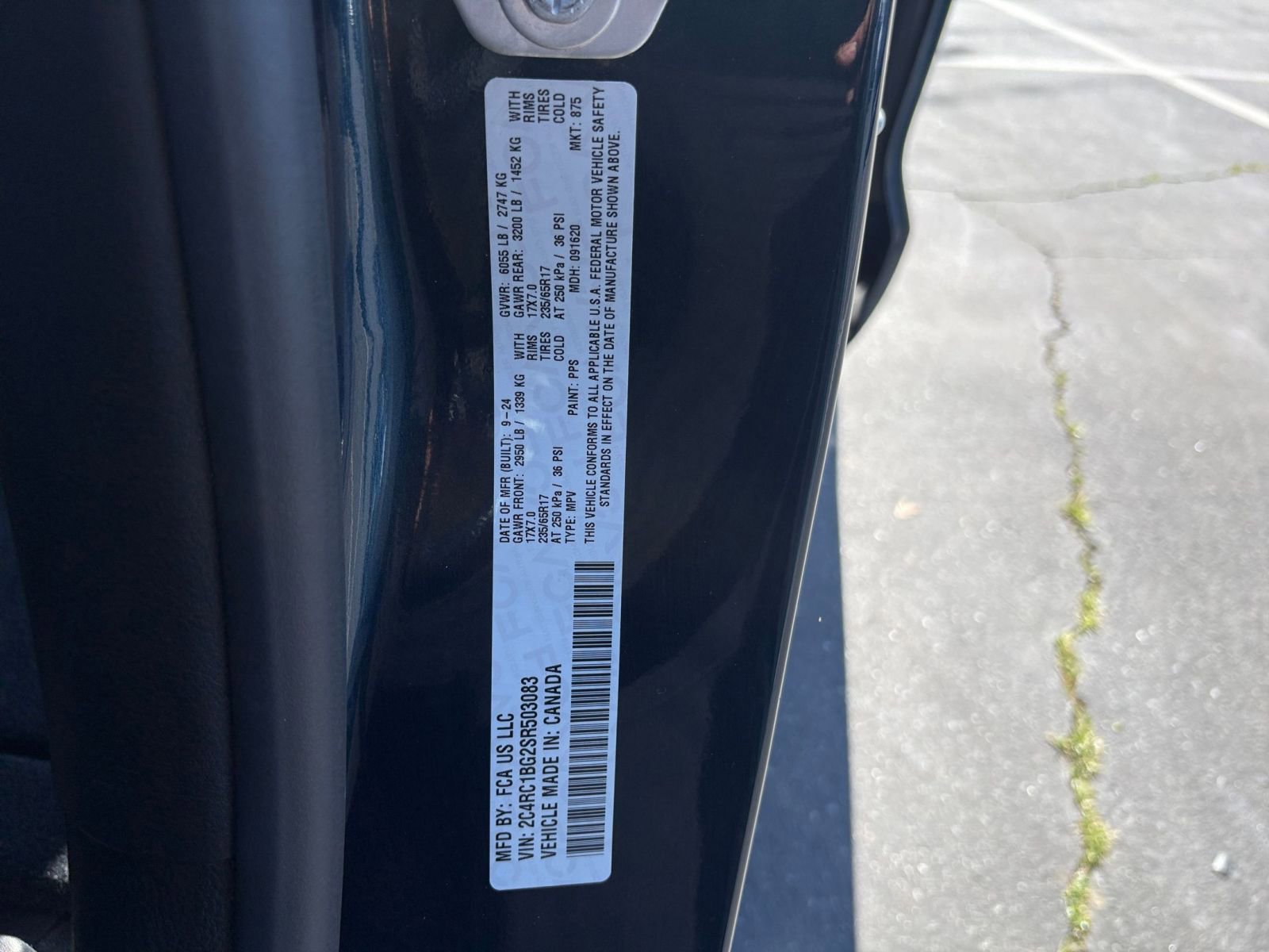 Used 2025 Chrysler Pacifica Select image 32