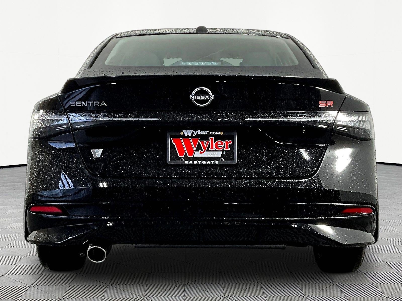 New 2026 Nissan Sentra SR w/ Floor Mat Package FWD image 5
