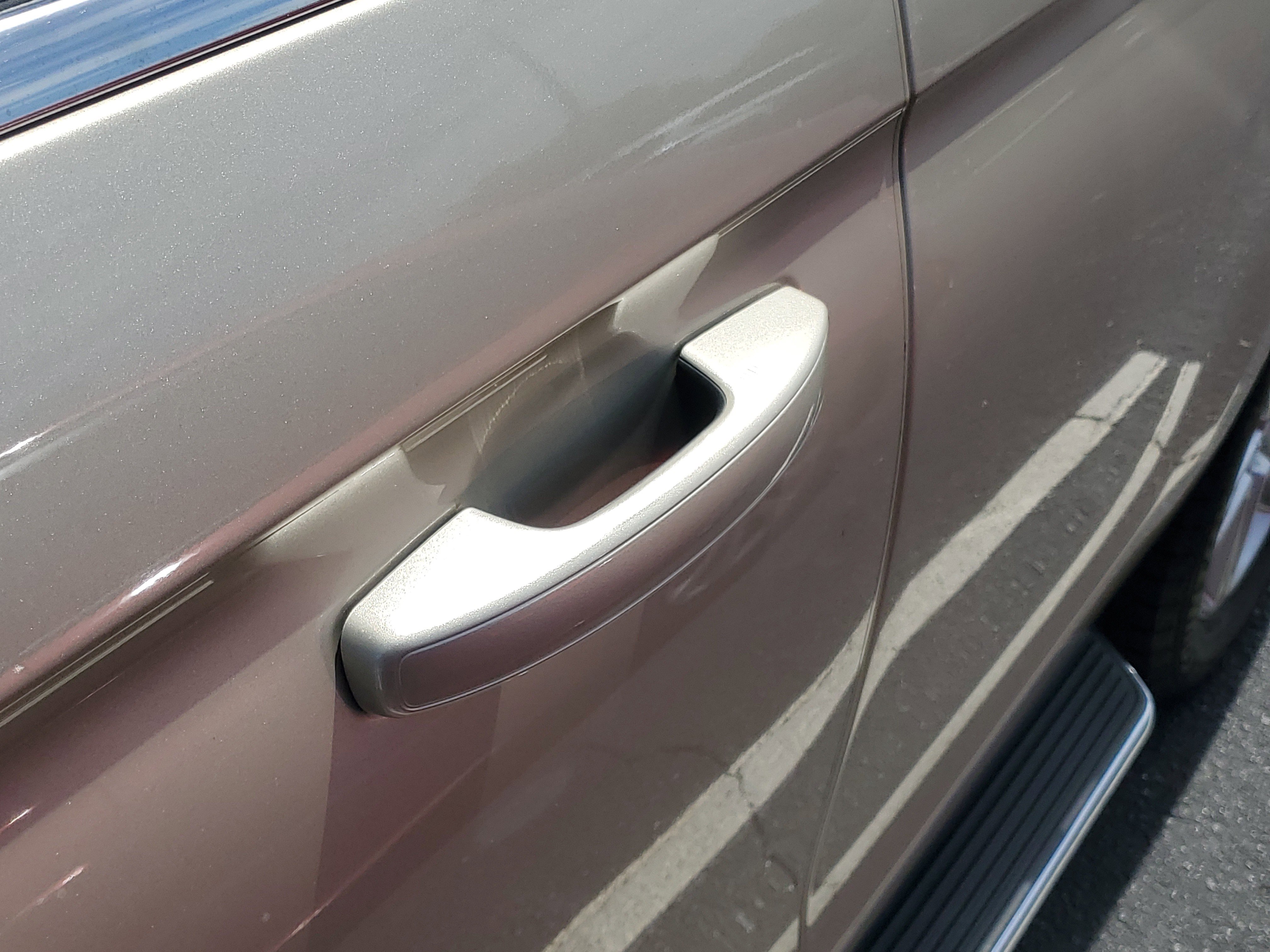 Used 2018 Ford Expedition XLT w/ Equipment Group 202A image 5