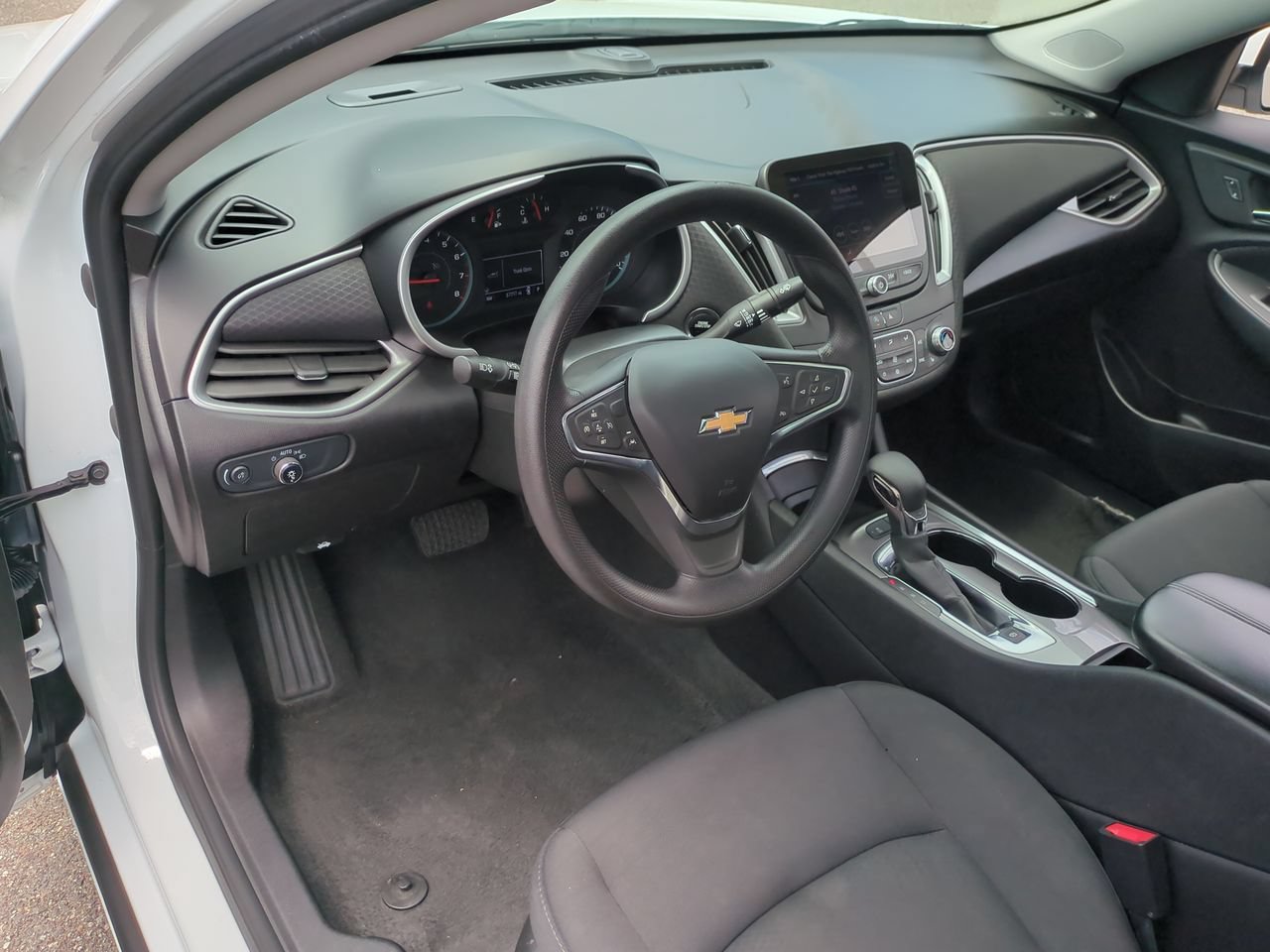 Used 2024 Chevrolet Malibu LT FWD image 10
