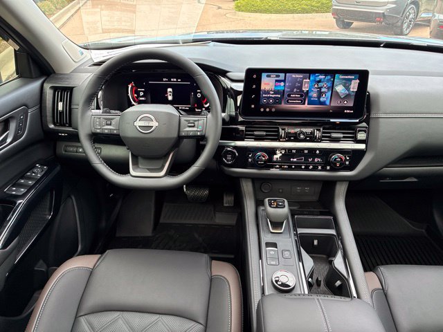 New 2026 Nissan Pathfinder Platinum AWD/4WD image 10