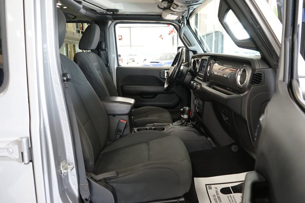 Used 2021 Jeep Wrangler Unlimited Sahara AWD/4WD image 38