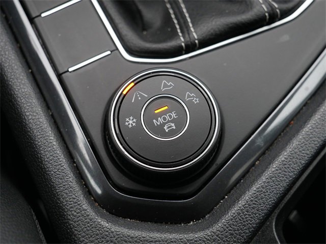 Certified 2024 Volkswagen Tiguan SE image 27