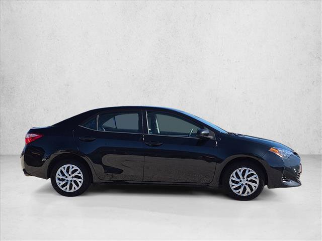 Used 2017 Toyota Corolla LE w/ Carpet Mat Package (TMS) FWD image 4