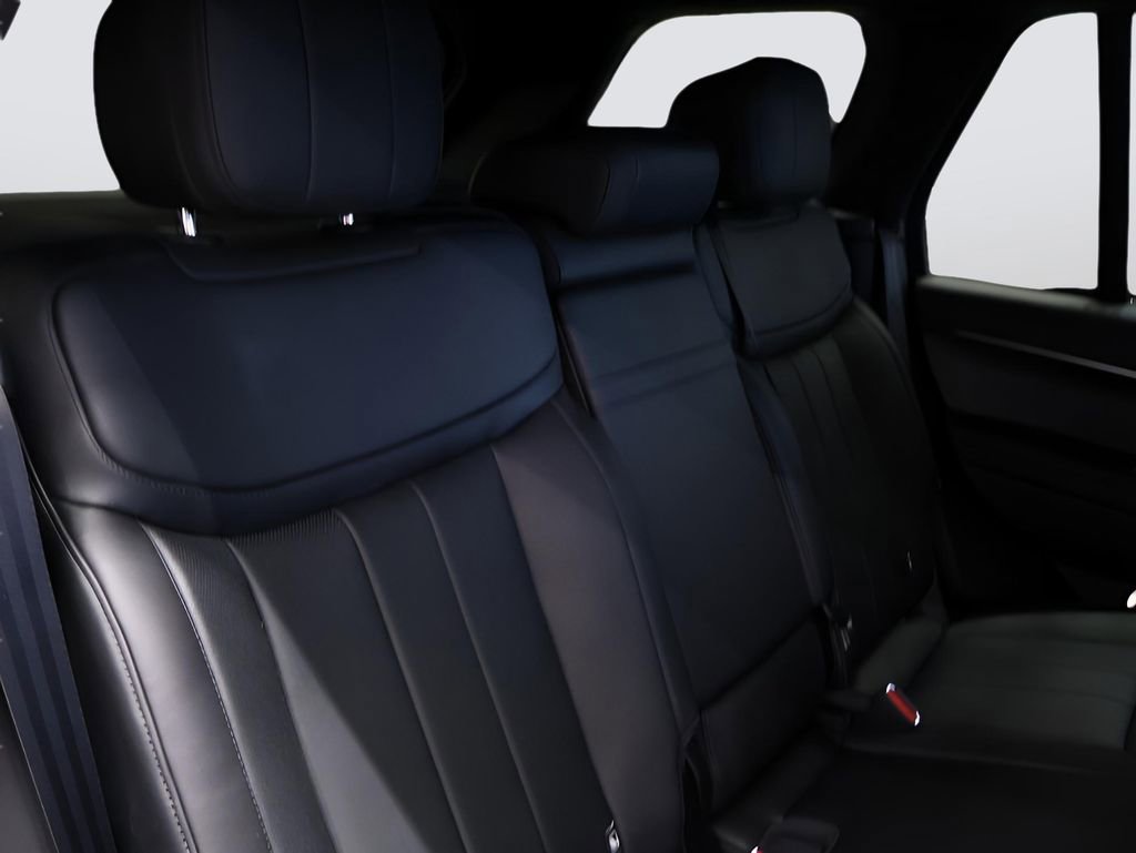 Certified 2025 Land Rover Range Rover SE AWD/4WD image 14