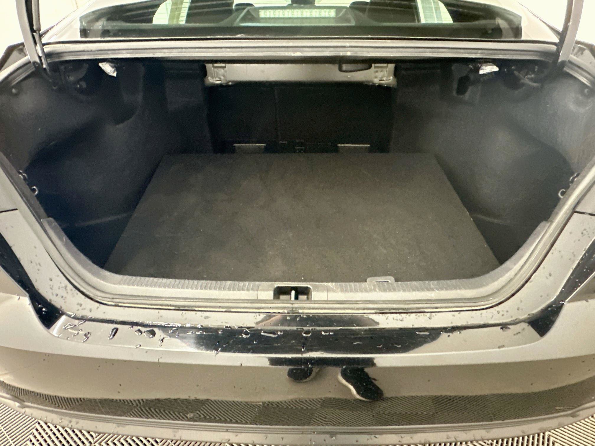 Used 2025 Toyota Camry SE FWD image 30