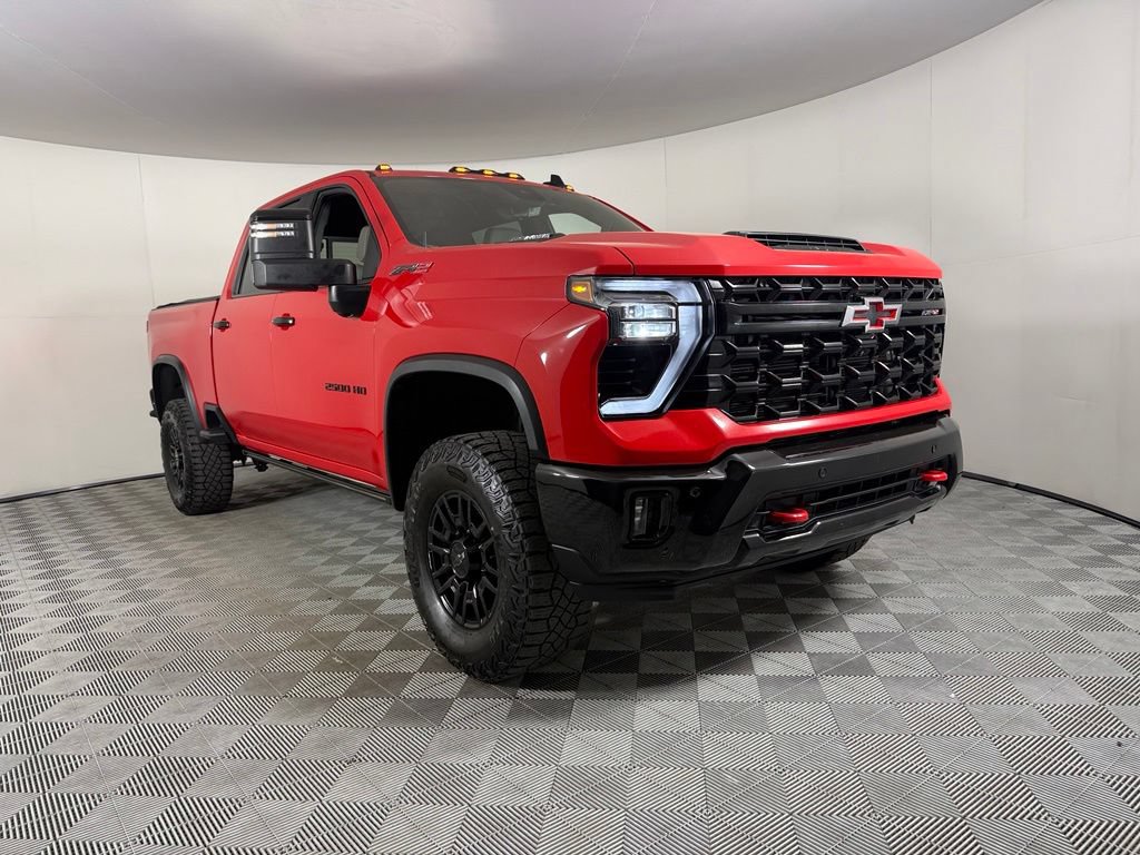 Used 2025 Chevrolet Silverado 2500 ZR2 w/ Technology Package AWD/4WD image 2
