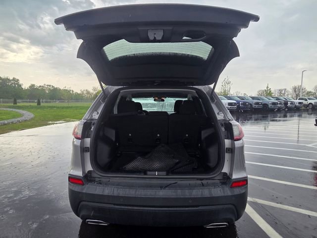 Used 2019 Jeep Cherokee Latitude w/ Cold Weather Group AWD/4WD image 11