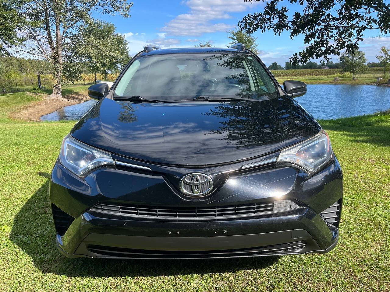 Used 2016 Toyota RAV4 LE AWD/4WD image 2