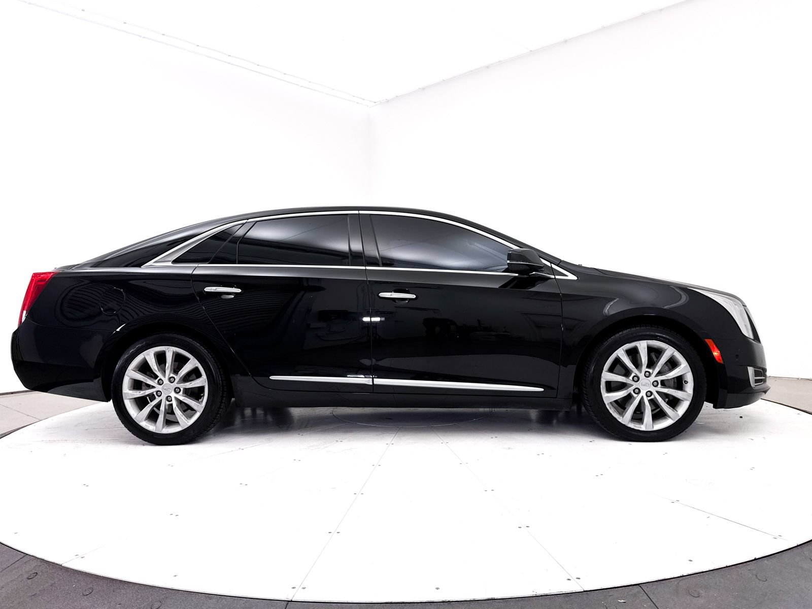 Used 2017 Cadillac XTS Luxury FWD image 36