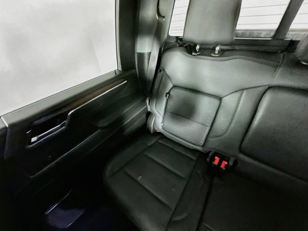 Used 2024 GMC Sierra 3500 Denali w/ Technology Package AWD/4WD image 12