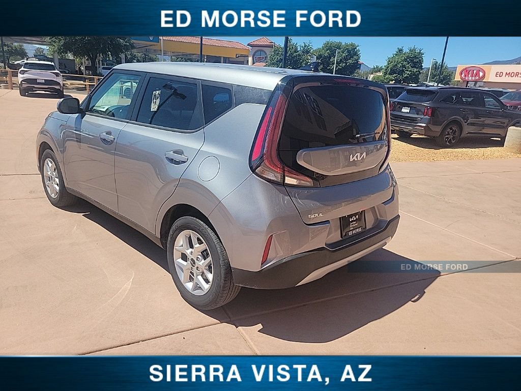 Certified 2025 Kia Soul LX FWD image 4