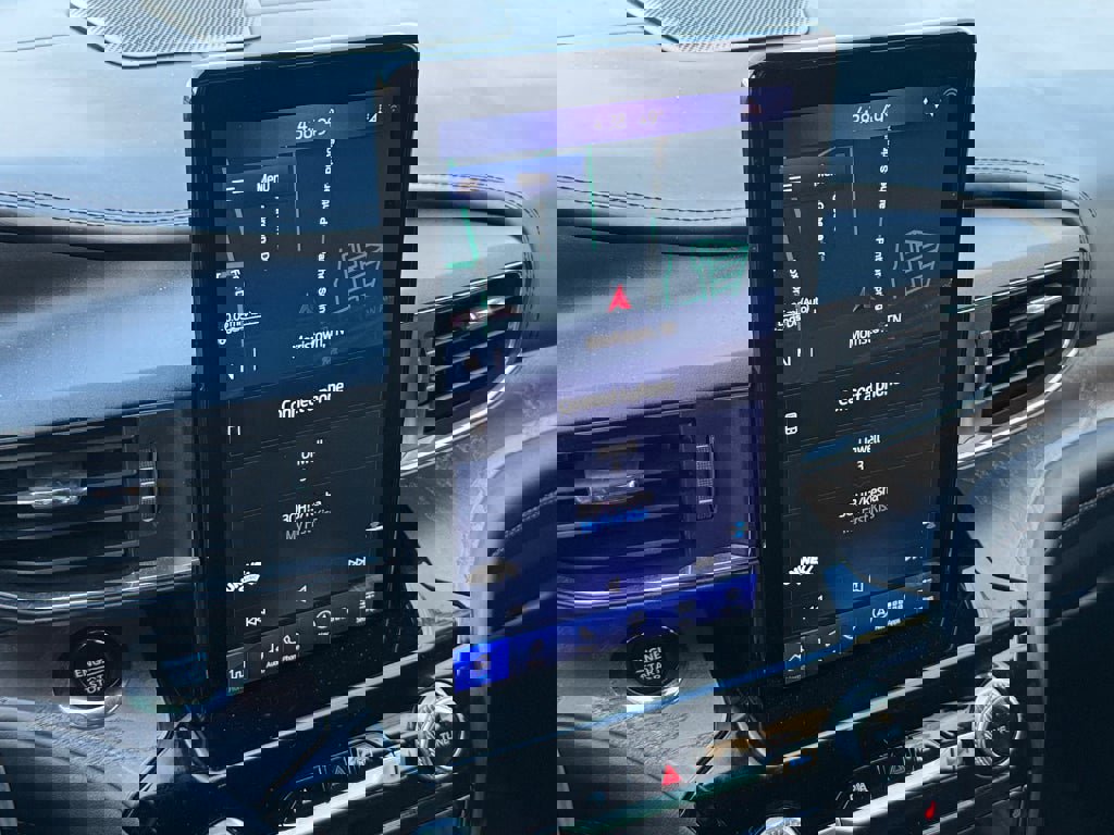 Used 2022 Ford Explorer Platinum w/ Equipment Group 601A image 22