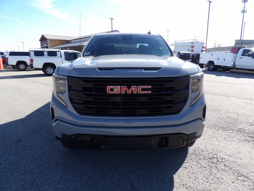 Used 2025 GMC Sierra 1500 Pro w/ Graphite Edition AWD/4WD image 12