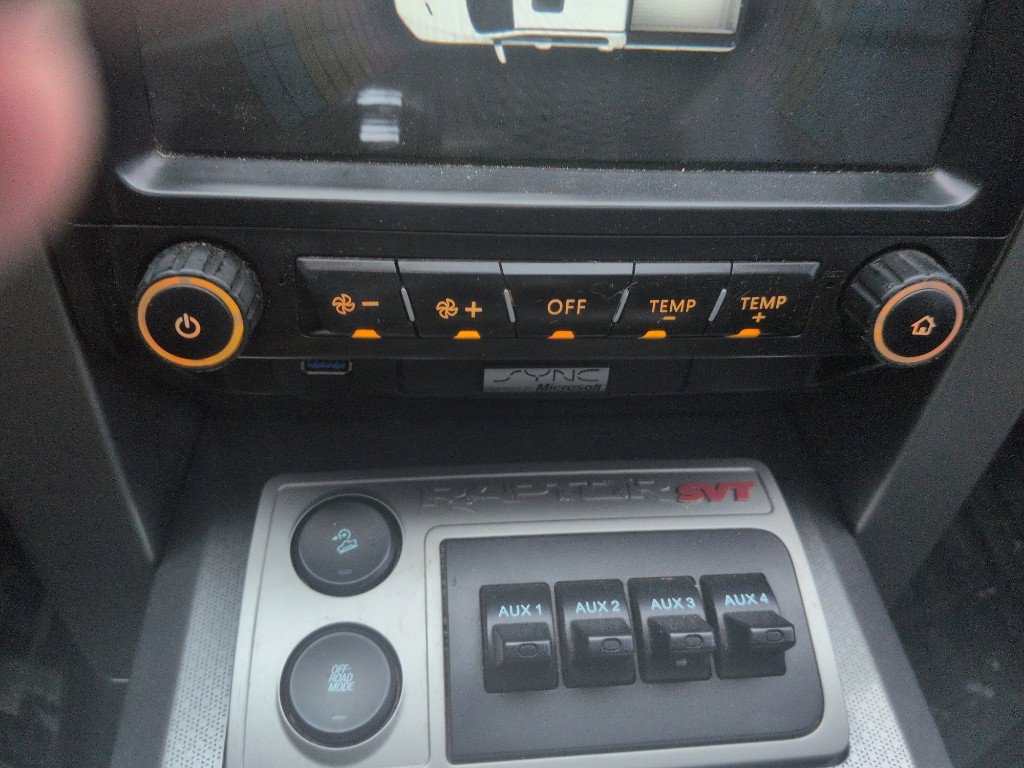 Used 2010 Ford F150 Raptor image 13