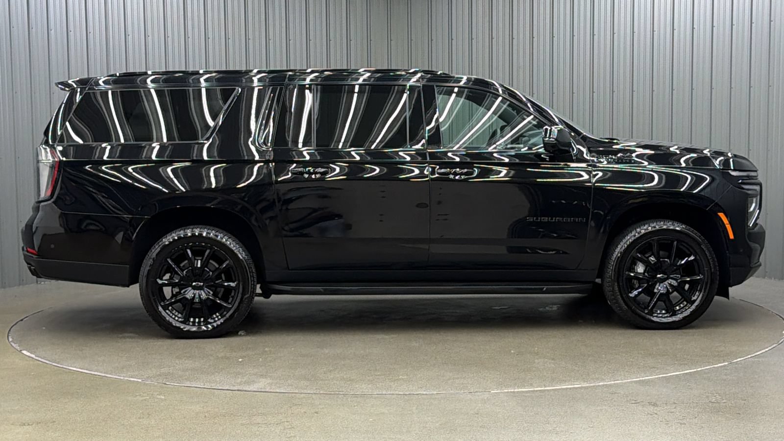Used 2026 Chevrolet Suburban High Country w/ Sun And Tow Package AWD/4WD image 6