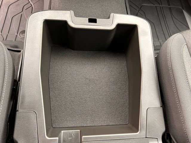 Used 2025 Chevrolet Silverado 1500 Custom image 24