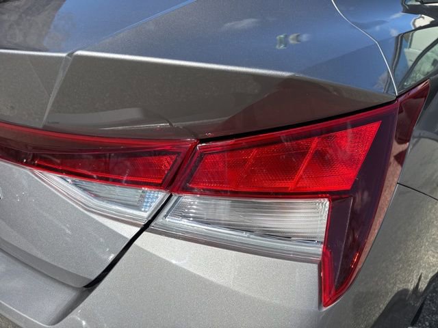 Used 2023 Hyundai Elantra SEL w/ Convenience Package image 35