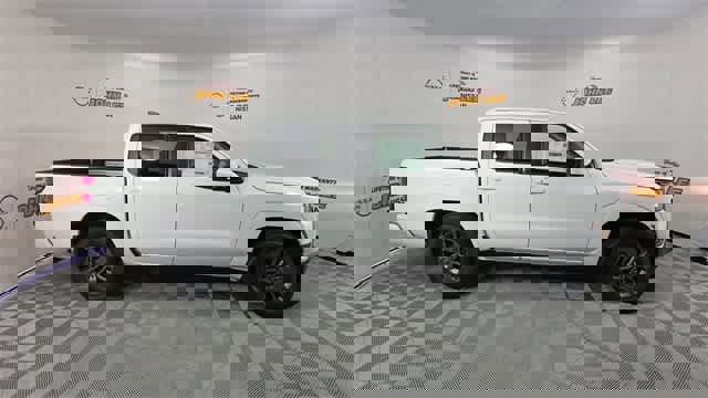 New 2025 Nissan Frontier SV w/ SV Convenience Package image 4