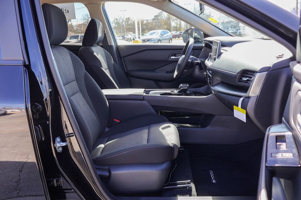 Certified 2026 Nissan Rogue SV image 8