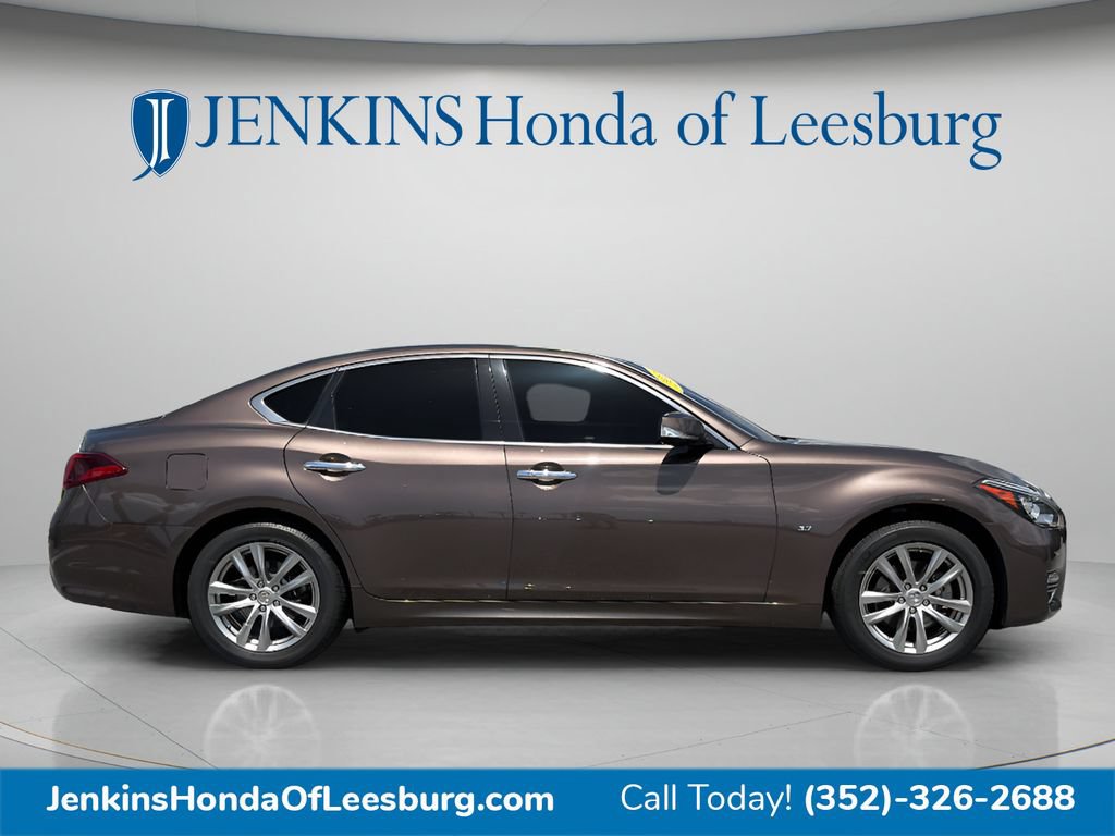 Used 2019 INFINITI Q70 Luxe AWD/4WD image 2