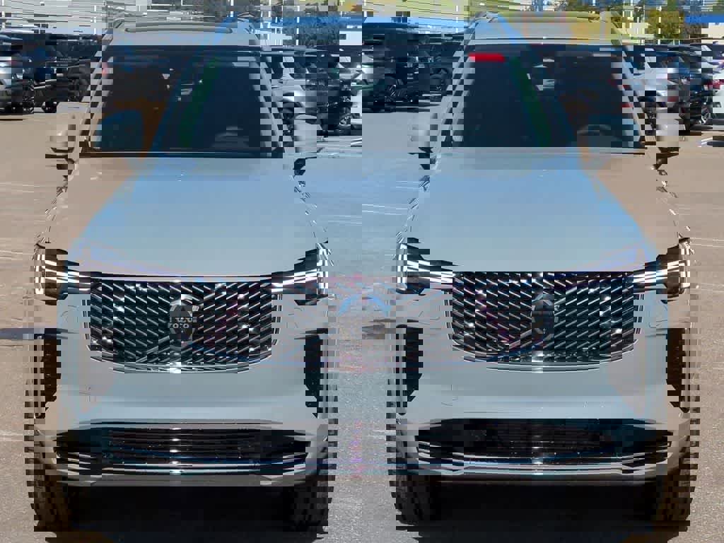 Used 2026 Volvo XC90 B6 Plus w/ Protection Package Premier image 9