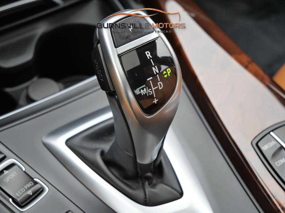 Used 2018 BMW 330i xDrive Sedan w/ Premium Package image 23