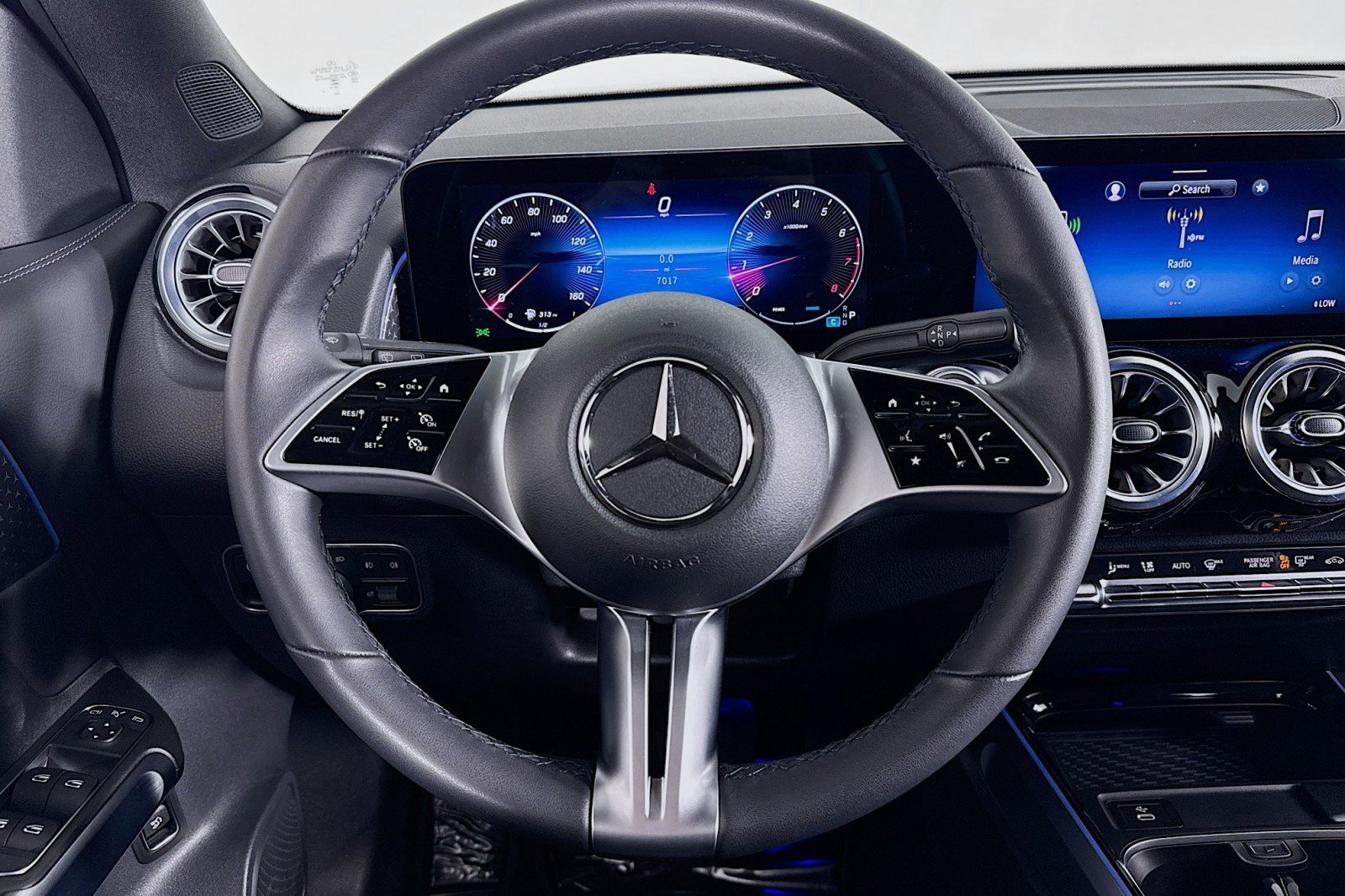 Certified 2025 Mercedes-Benz GLB 250 image 18