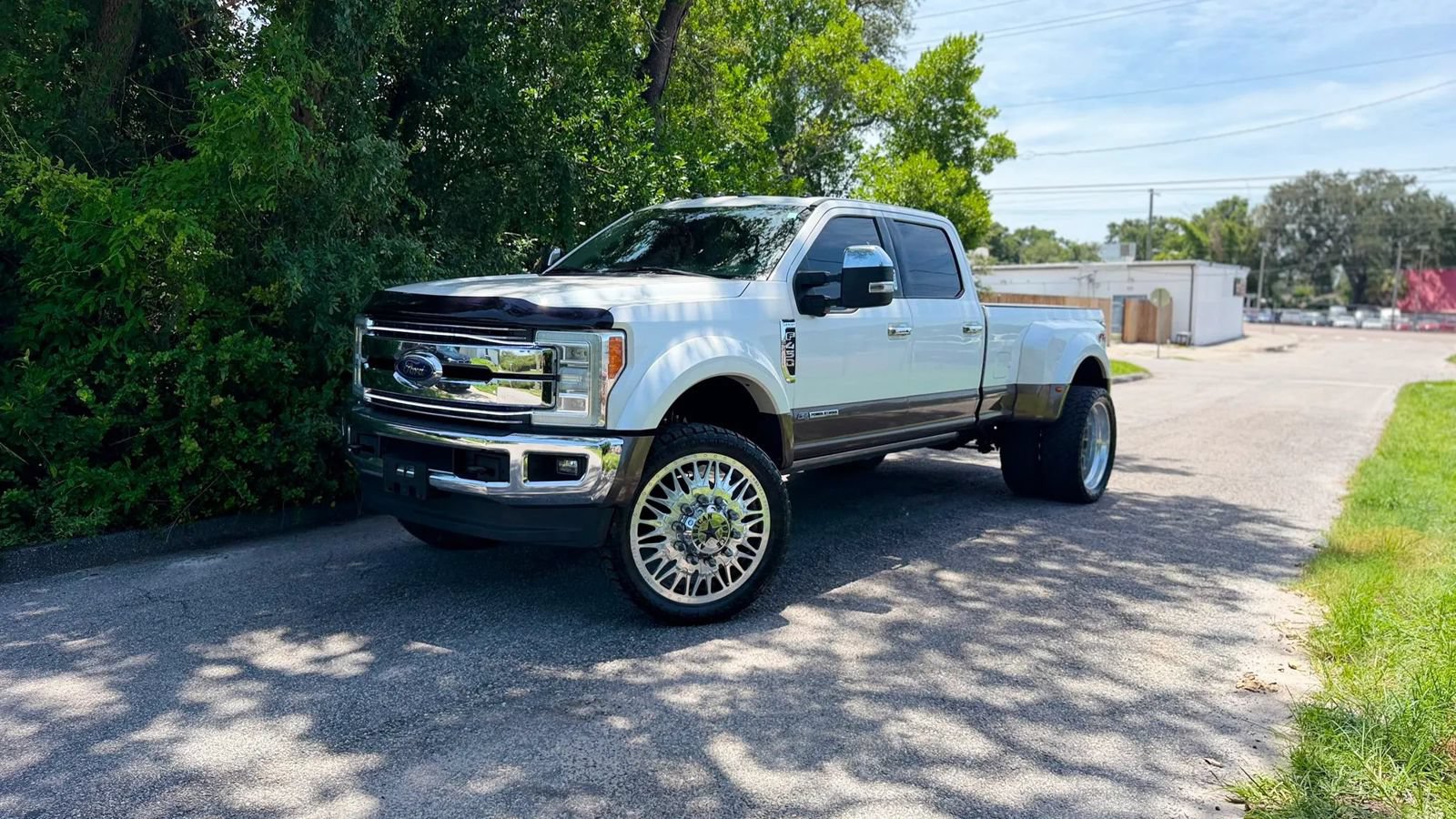 Used 2017 Ford F450 Lariat w/ Lariat Ultimate Package AWD/4WD image 4