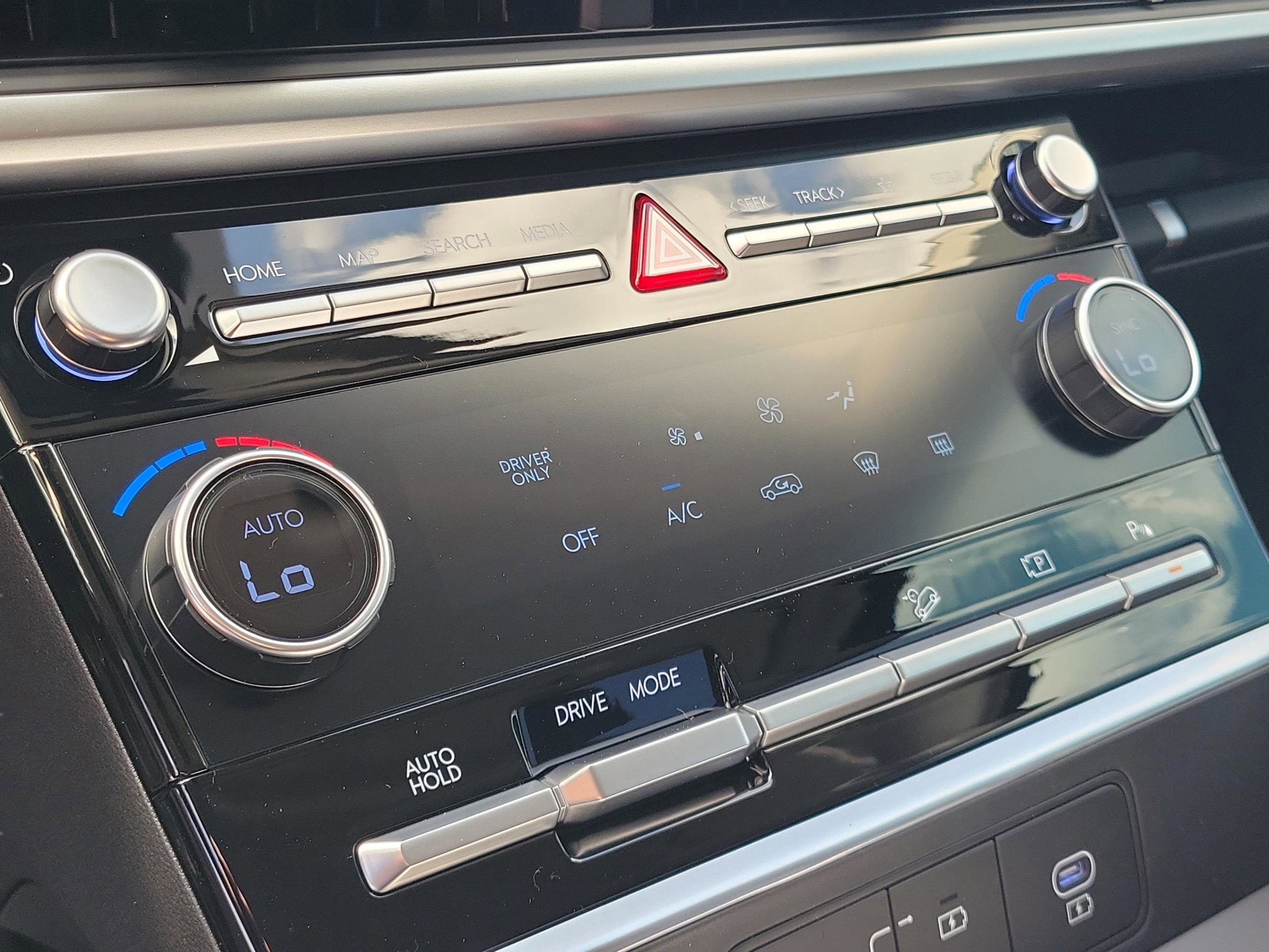 New 2026 Hyundai Santa Fe SE image 29