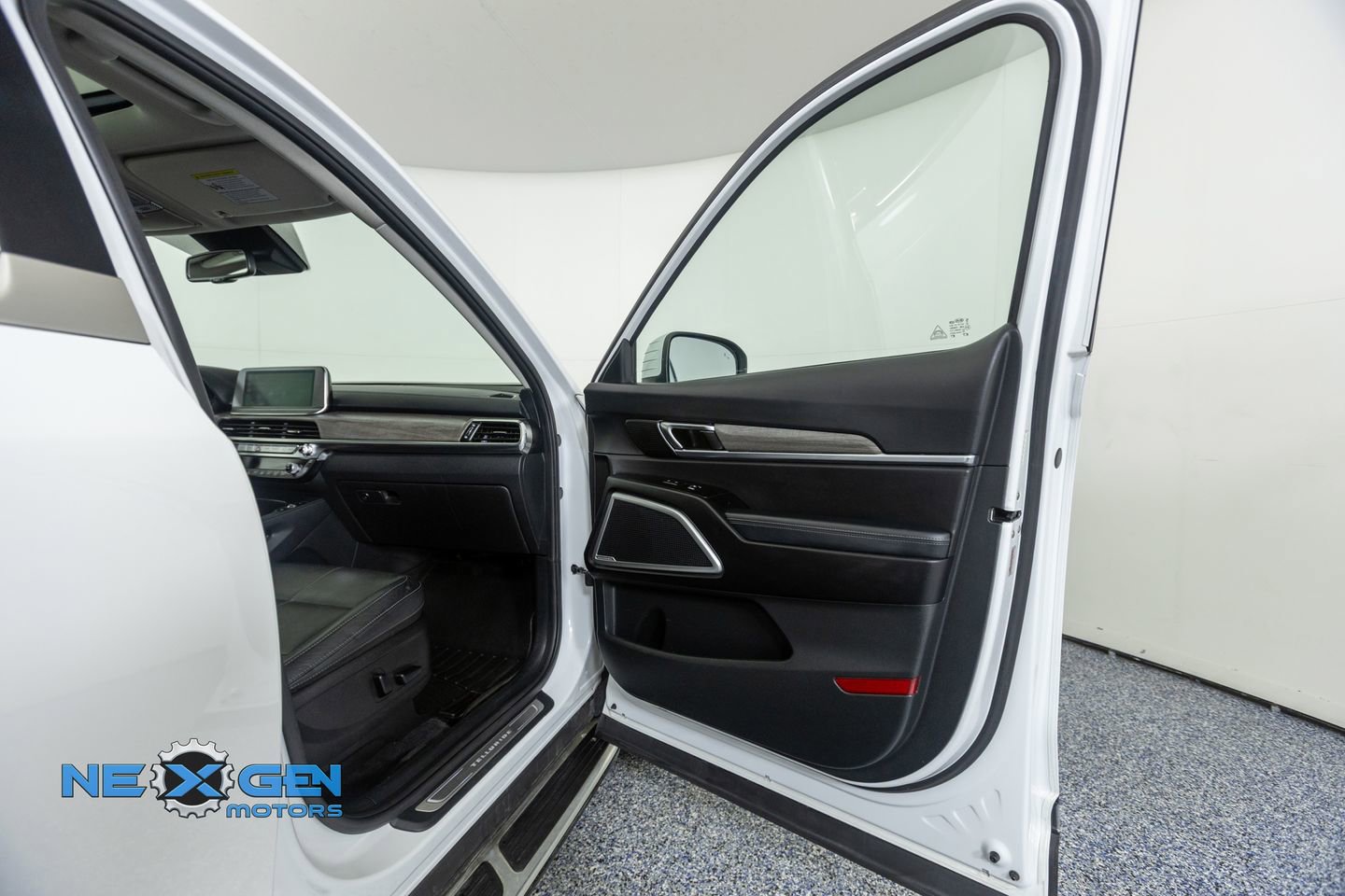 Used 2020 Kia Telluride EX w/ EX Premium Package image 40