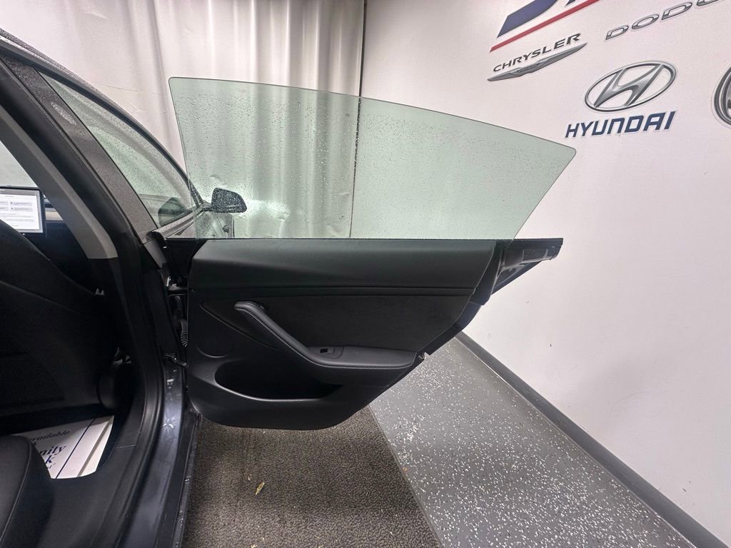 Used 2023 Tesla Model 3 Standard Range image 20