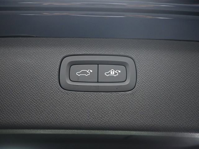 Used 2025 Volvo XC90 B6 Plus w/ Protection Package Premier image 29