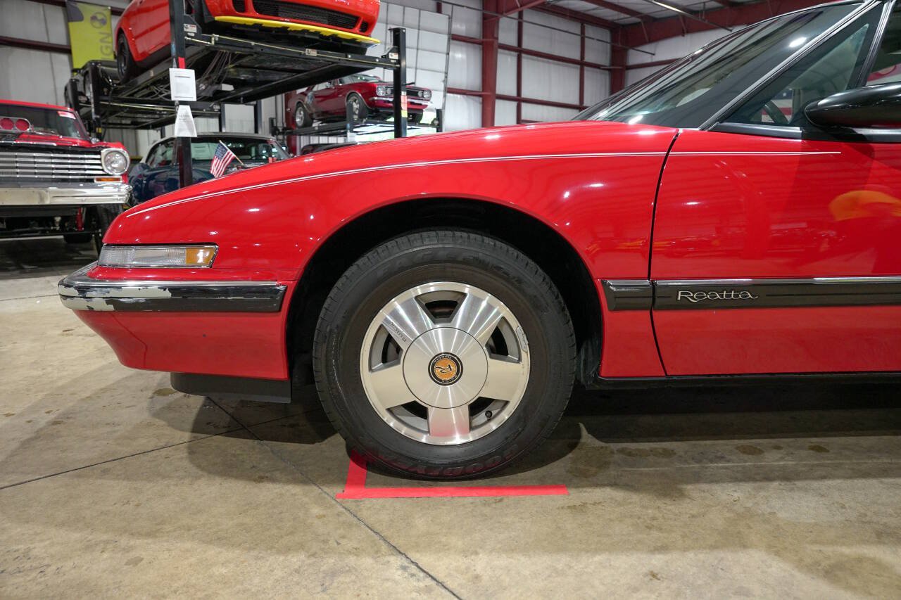 Used 1988 Buick Reatta Coupe FWD image 3