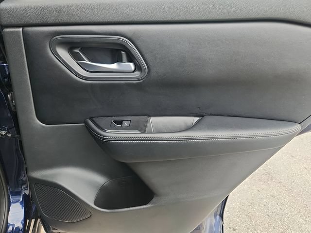 Used 2024 Nissan Rogue SV AWD/4WD image 30