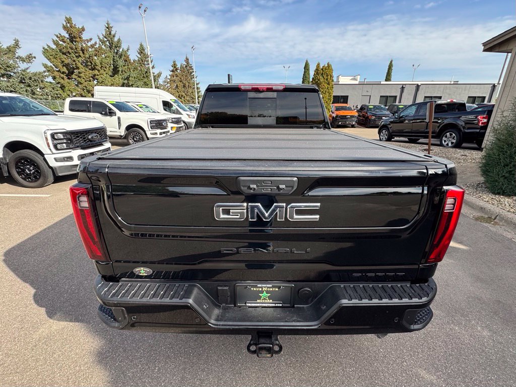 Used 2026 GMC Sierra 3500 Denali Ultimate w/ LPO, Black Badging Package AWD/4WD image 10