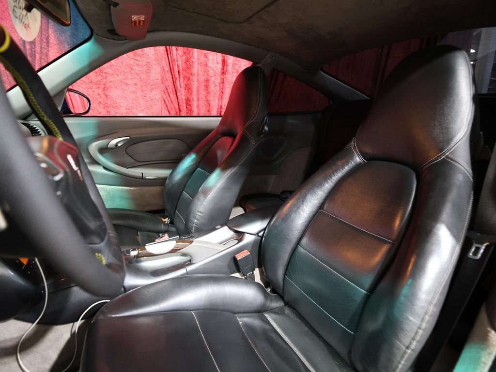 Used 2001 Porsche 911 Carrera RWD image 13