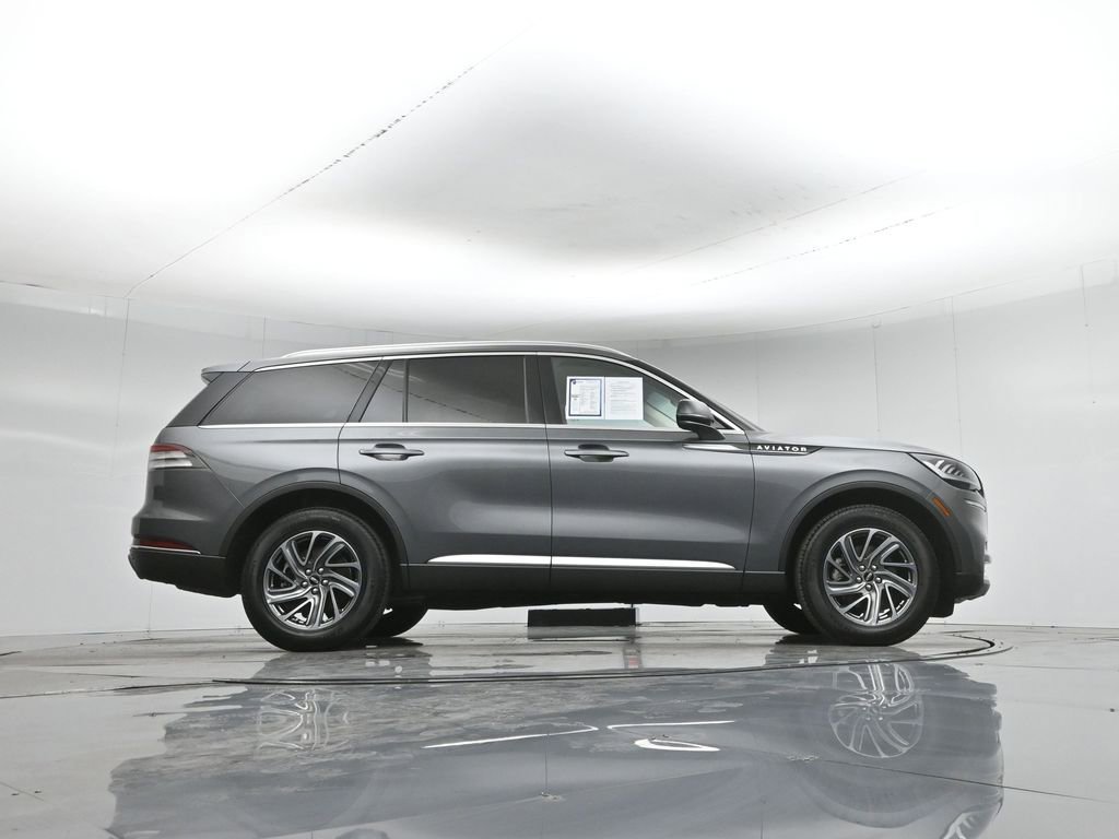 Used 2023 Lincoln Aviator Standard image 7
