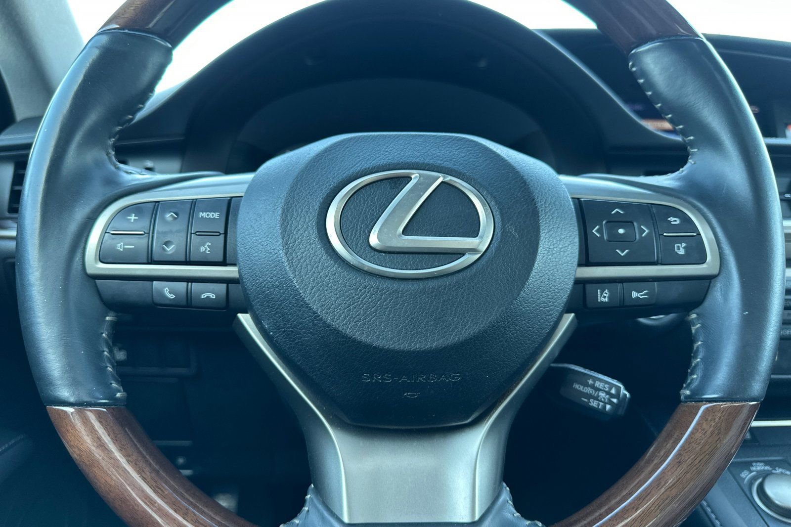 Used 2017 Lexus ES 350 w/ Premium Package image 22