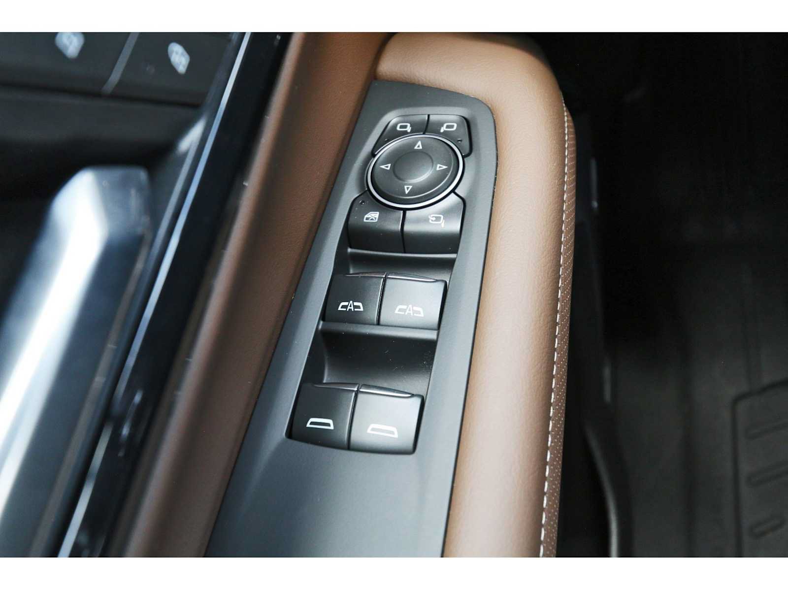 Used 2025 Chevrolet Tahoe High Country AWD/4WD image 22