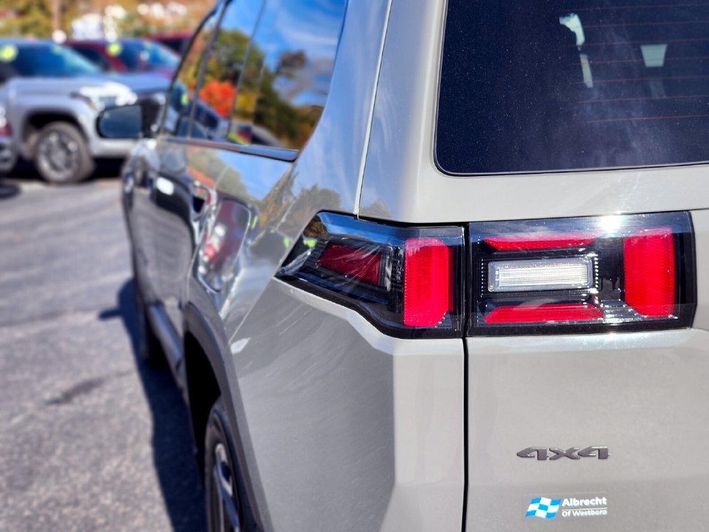 Used 2026 Jeep Cherokee Limited AWD/4WD image 9