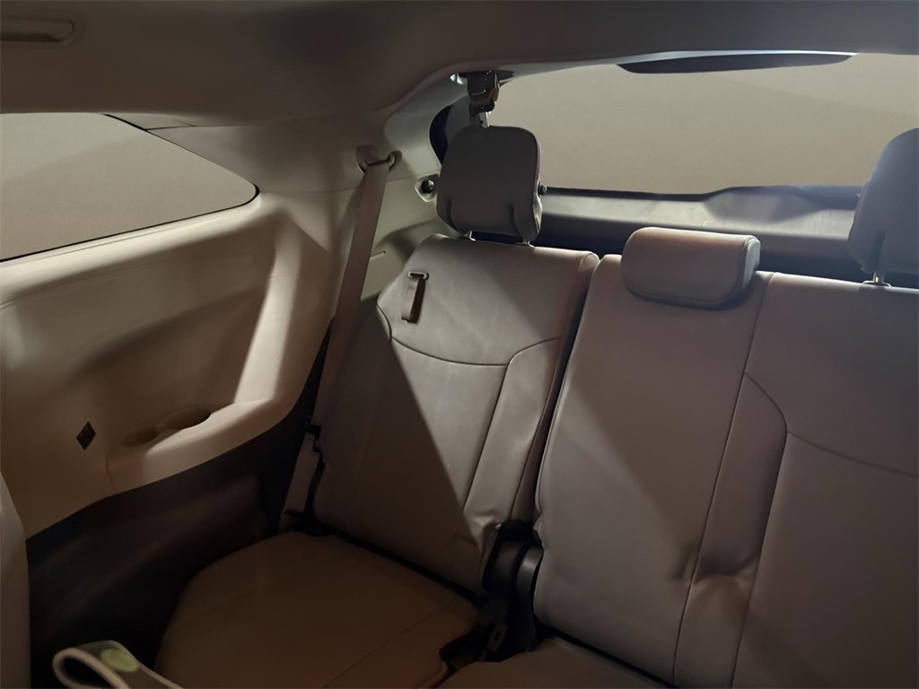 Used 2023 Toyota Sienna XLE image 23