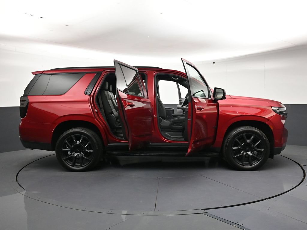 Used 2021 Chevrolet Tahoe RST w/ Luxury Package AWD/4WD image 33