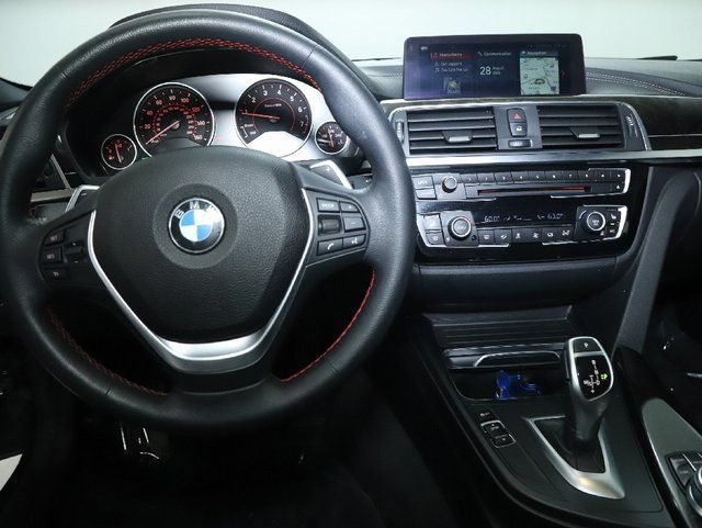 Used 2018 BMW 330i xDrive Sedan w/ Premium Package AWD/4WD image 33