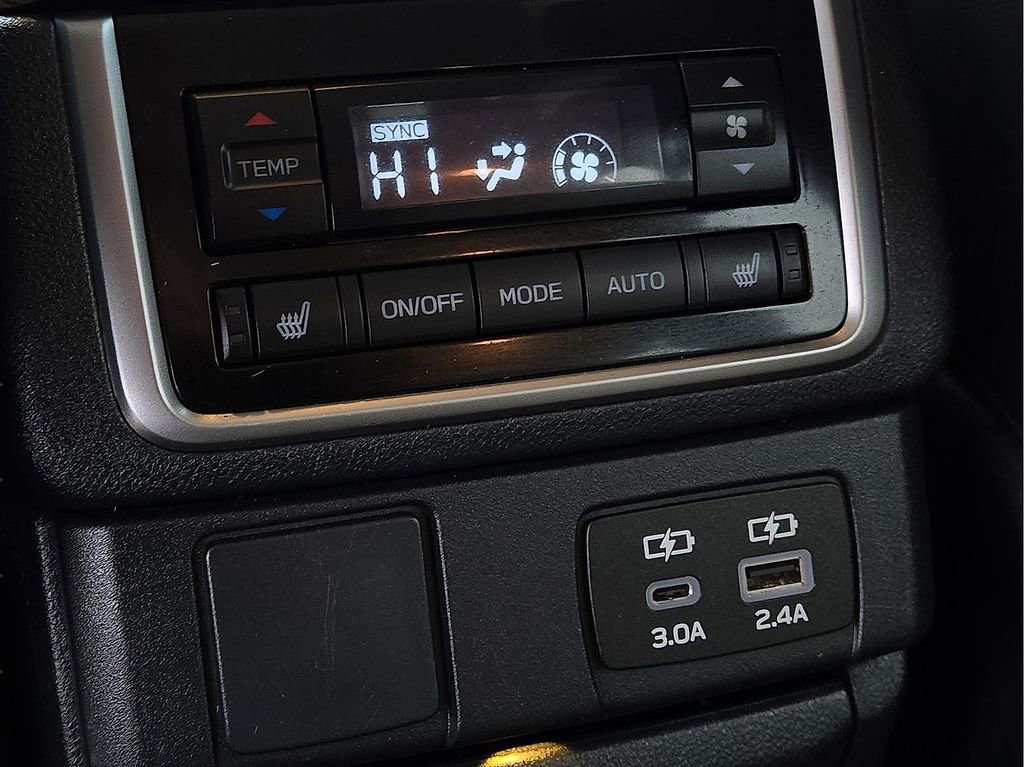 Used 2024 Subaru Ascent Limited w/ Technology Package image 12