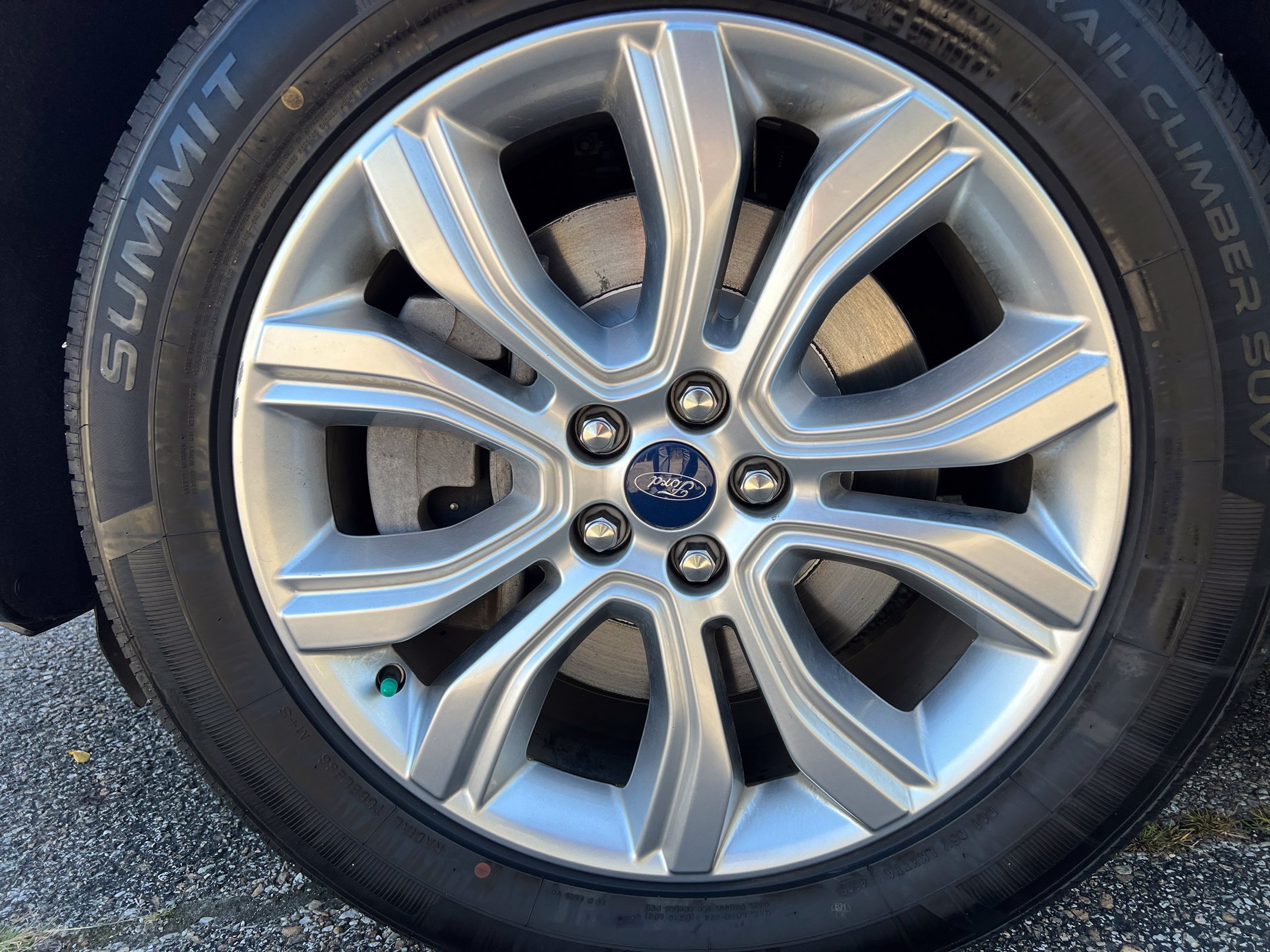 Used 2022 Ford Edge Titanium AWD/4WD image 12