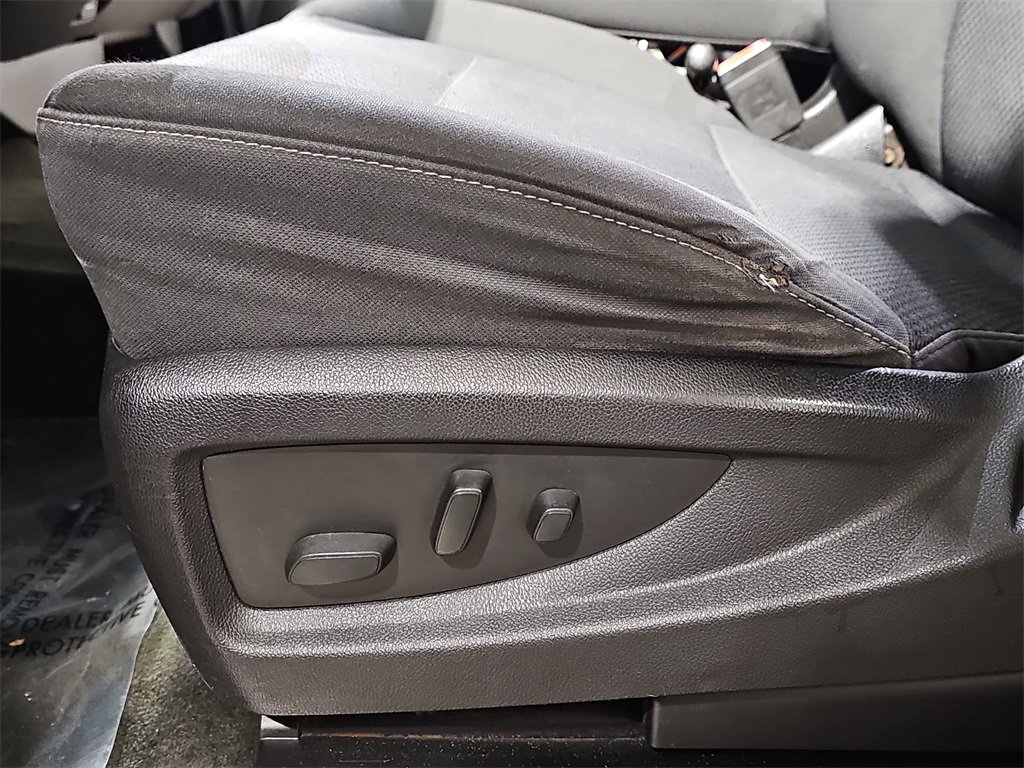 Used 2017 Chevrolet Silverado 1500 LT w/ Midnight Edition image 27