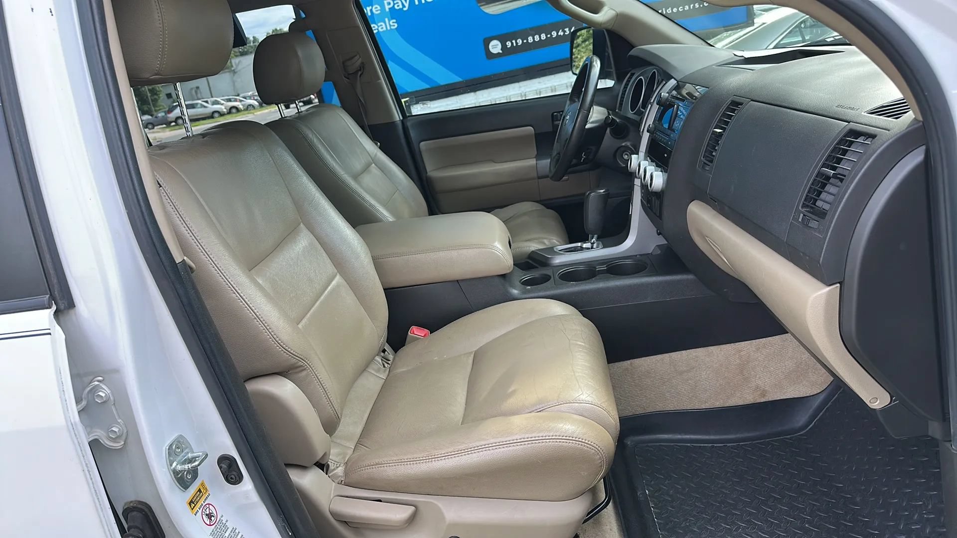 Used 2011 Toyota Sequoia SR5 AWD/4WD image 25