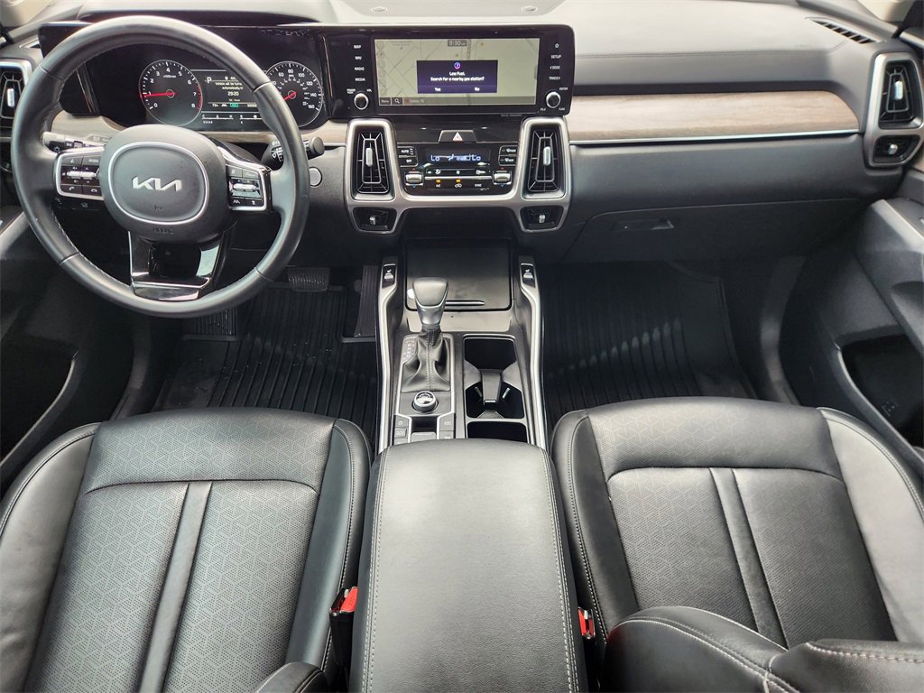 Used 2023 Kia Sorento EX w/ Panoramic Sunroof Package image 24